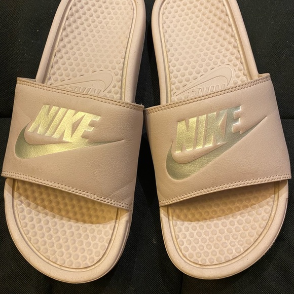 lilac nike slides